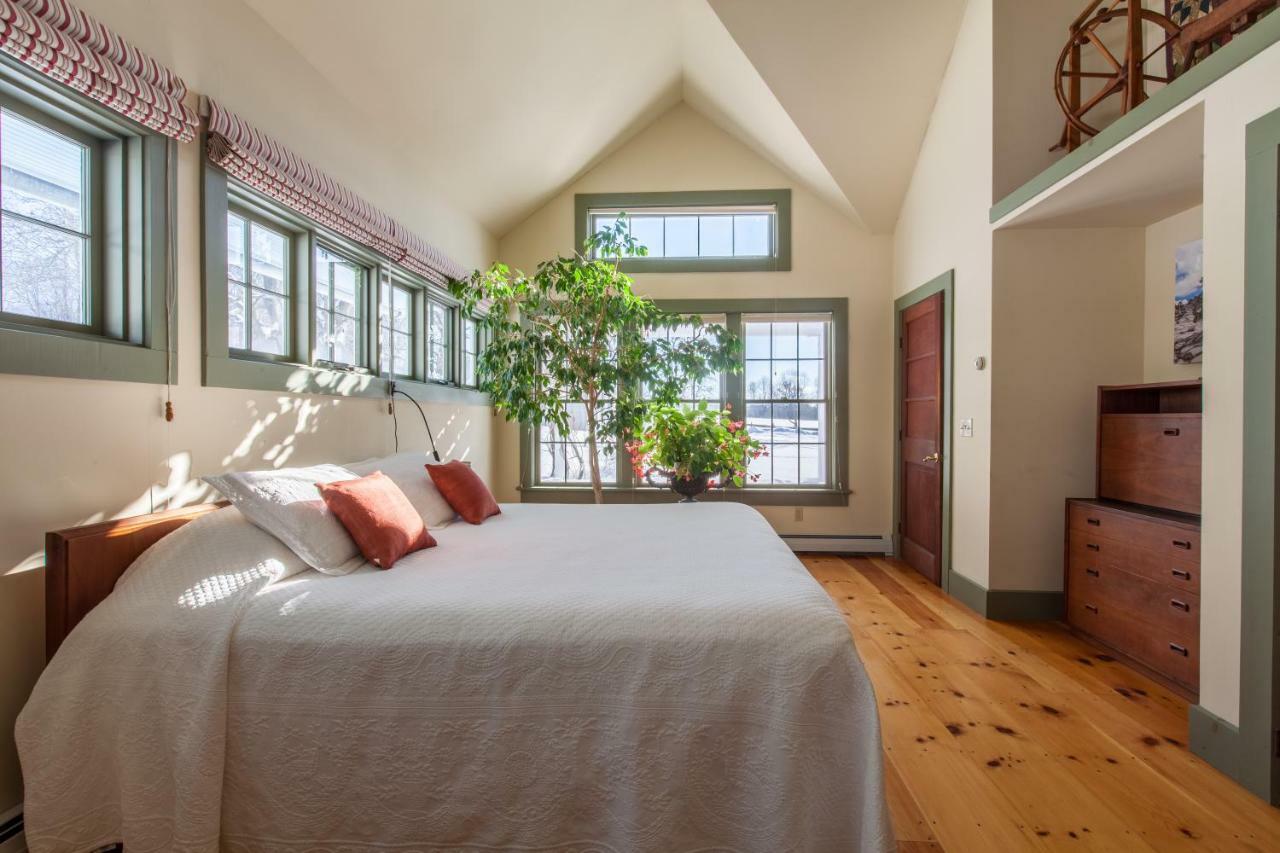 Bed and Breakfast Whitford House And Twin View Barn Addison Екстер'єр фото